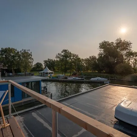 Hafenresort _ Hausboot Silv * Karnin (Usedom)